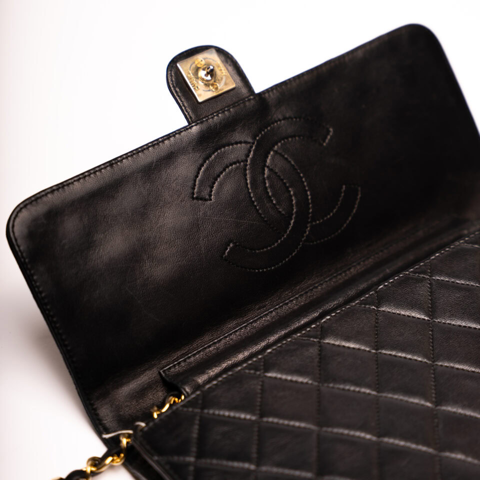 Chanel Vintage envelope/shoulder bag