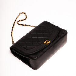 Chanel Diana bag medium