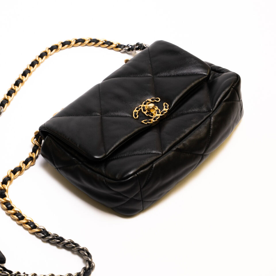Chanel 19 Lambskin Chain Shoulder Bag Medium