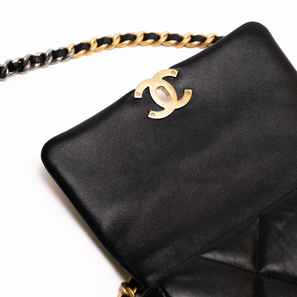Chanel 19 Lambskin Chain Shoulder Bag Medium
